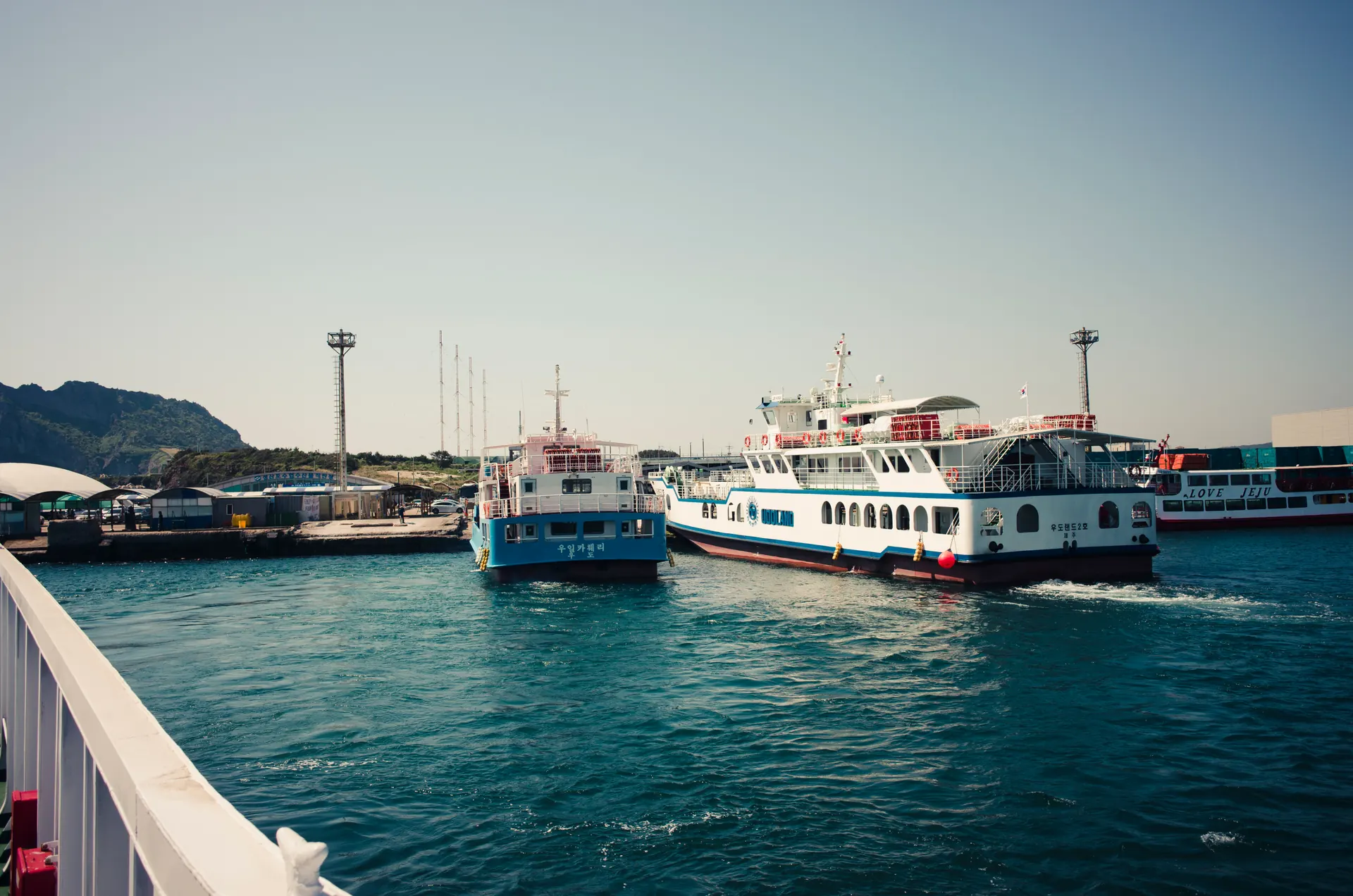 The ferry to U-do coming alongside at Seongsan harbour