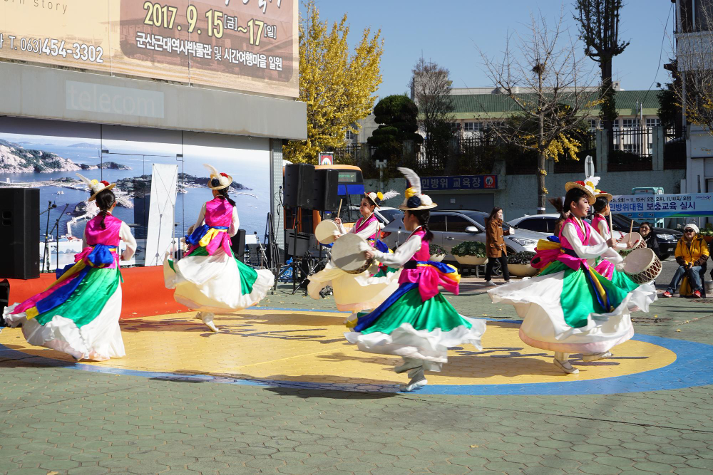 민속 음악 공연
