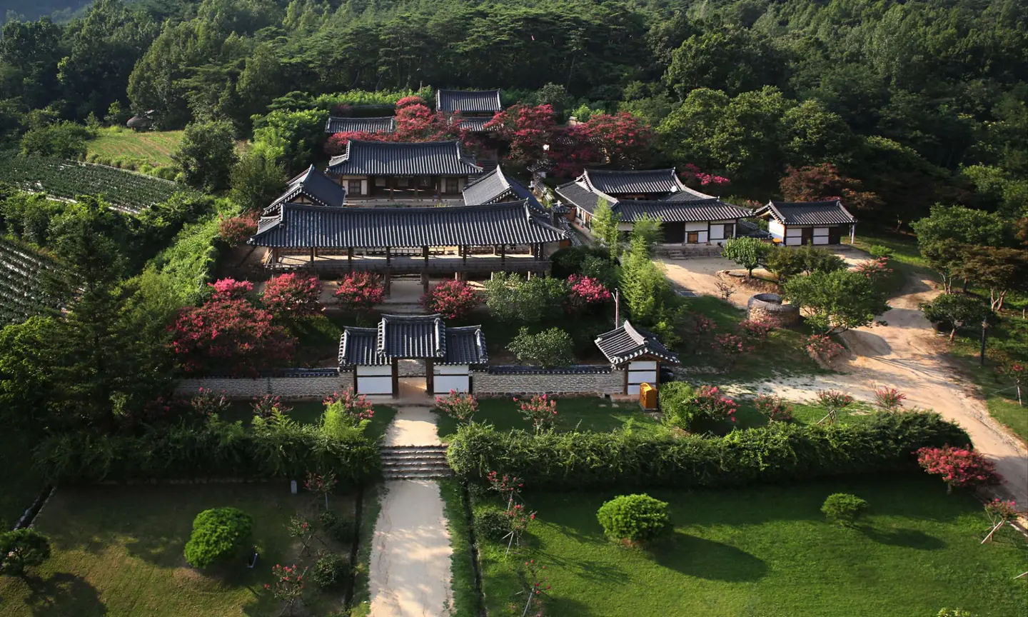The Mandaeru pavilion at Byeongsan Seowon