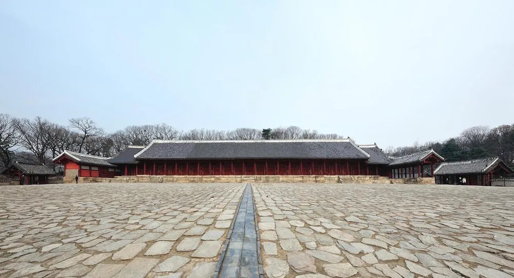 The long roofline of Jongmyo Shrine